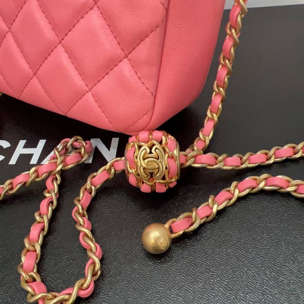 Chanel Pink Quilted Lambskin Pearl Crush Camera Bag